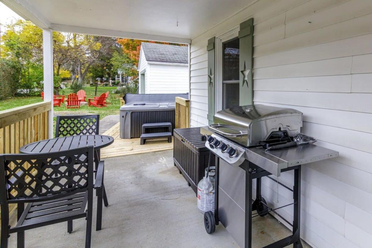 New River Gorge Cottage W Hot Tub, Fire Pit, Grill Oak Hill Exterior photo